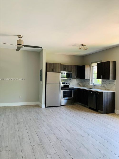 17-1100 10th St, Miami Beach, FL, 33139-5363 | Card Image