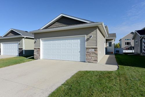 5483 49th Ave S, Fargo, ND, 58104-4279 | Card Image