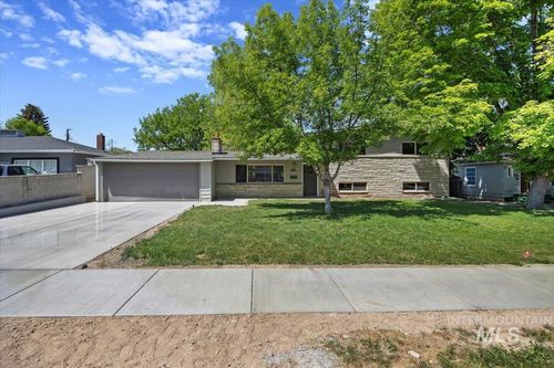 151 Fillmore St, Twin Falls, ID, 83301-5207 | Card Image
