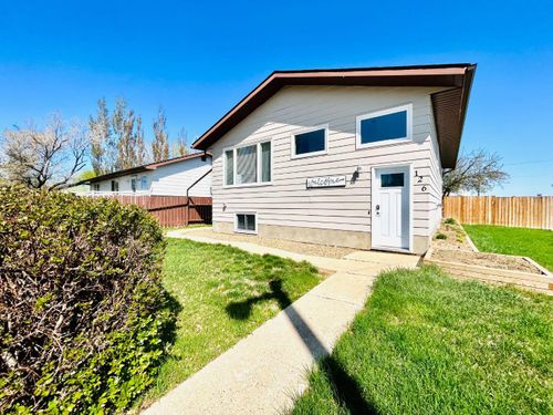 126 1 Ave E, Cereal, AB, T0J0N0 | Card Image