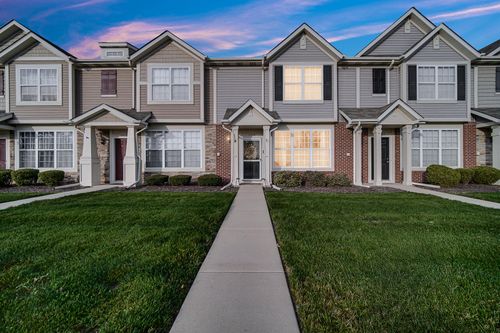 11464 Kentucky St, Crown Point, IN, 46307-7149 | Card Image
