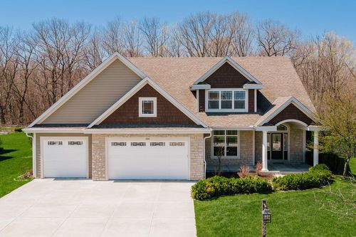 9989 S 31st Street, Franklin, WI, 53132 | Card Image