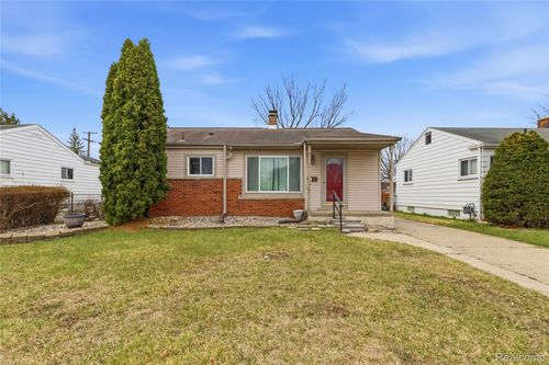 6457 Deering St, Garden City, MI, 48135-2245 | Card Image