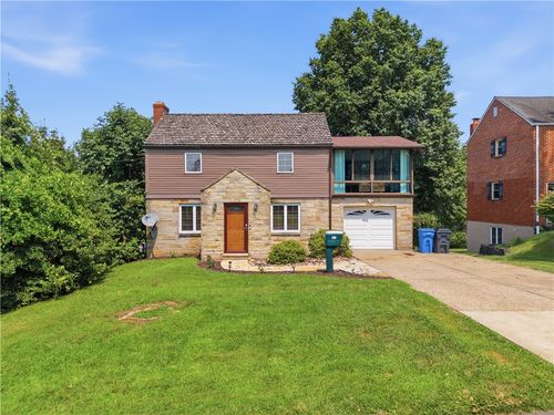 122 Arla Dr, Pittsburgh, PA, 15220-2006 | Card Image