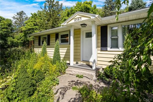 8583 Green Lakes Rd, Fayetteville, NY, 13066-9651 | Card Image