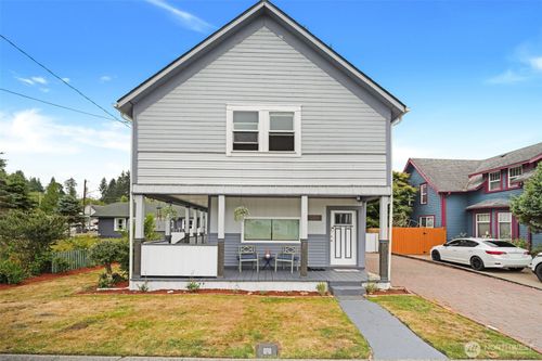 1224 4th St, Cosmopolis, WA, 98537-3929 | Card Image