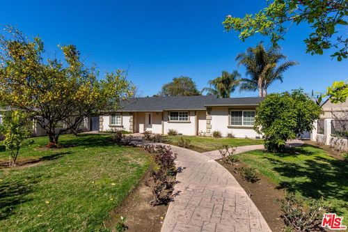 17349 Saticoy St, Northridge, CA, 91325-4527 | Card Image