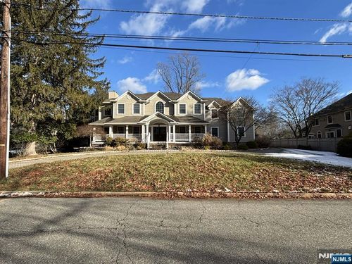 124 Coopers Ln, River Vale, NJ, 07675-6609 | Card Image