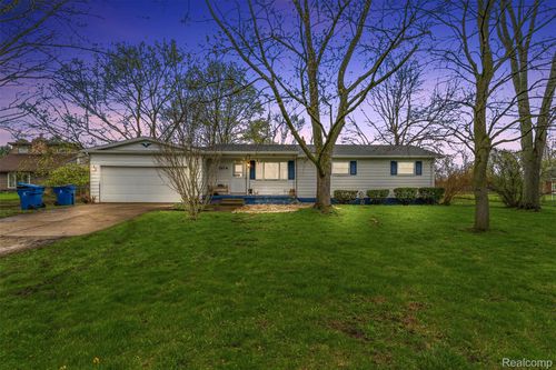 5114 Reid Rd, Swartz Creek, MI, 48473-9418 | Card Image