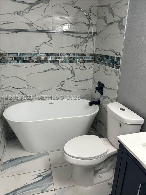 203-201 Lake Pointe Dr, Oakland Park, FL, 33309-3530 | Card Image