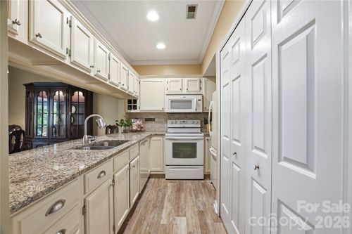 f-19823 Henderson Rd, Cornelius, NC, 28031-5884 | Card Image