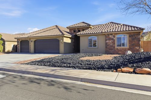 2527 S Wilson Dr, Hurricane, UT, 84737-5134 | Card Image