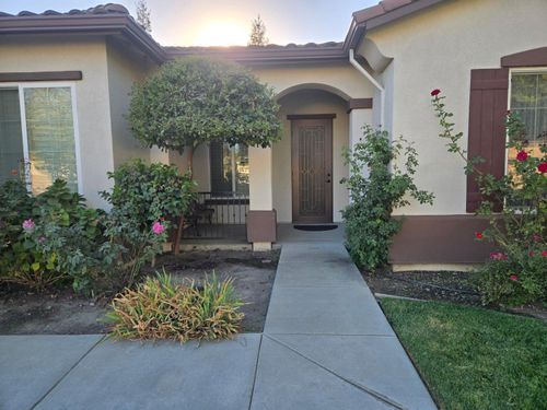 2489 Pepper Tree Lane, Manteca, CA, 95336 | Card Image