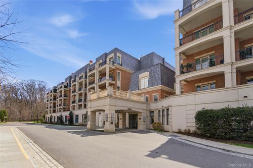 3102-3000 Royal Ct, New Hyde Park, NY, 11040-2633 | Card Image