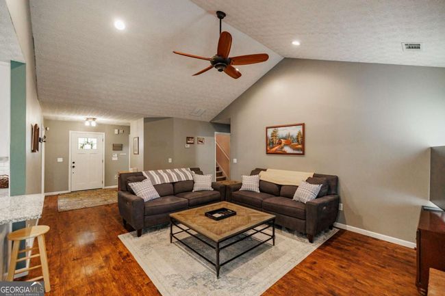 1217 Nunnally Dr, House other with 3 bedrooms, 2 bathrooms and 4 parking in Monroe GA | Image 4