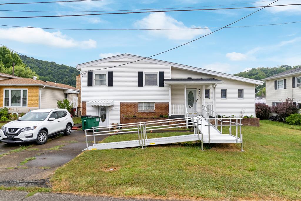 Glenwood Ave, Moundsville, WV 26041