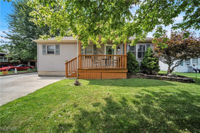 View of front of property with a front lawn | Image 1