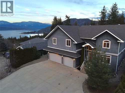 2874 Hilltop Rd, Sorrento, BC, V0E2W1 | Card Image