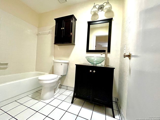 5904 Spring Vly, House other with 3 bedrooms, 2 bathrooms and null parking in San Antonio TX | Image 17