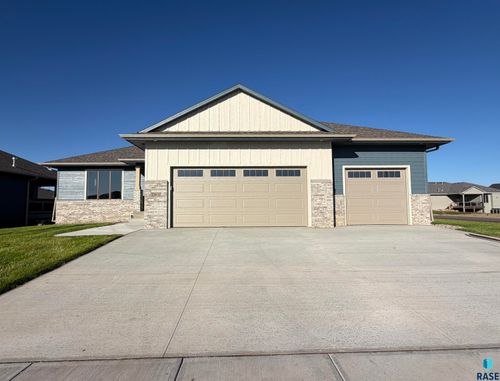 2801 S Maplewood Ave, Sioux Falls, SD, 57110-3311 | Card Image