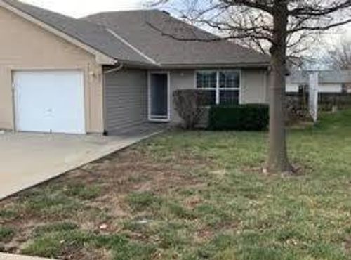 612 Mckenna, Louisburg, KS, 66053-6400 | Card Image