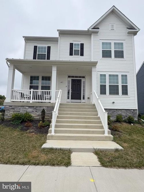 643 Lord Fairfax St, CHARLES TOWN, WV, 25414-2616 | Card Image