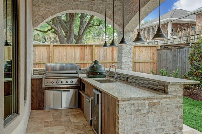 Outdoor kitchen. | Image 46