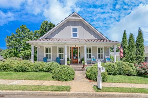 131 Village Dr, Clarkesville, GA, 30523-6025 | Card Image