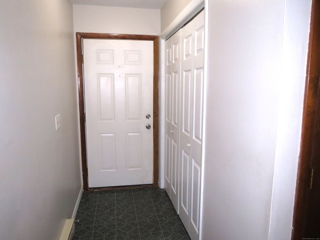 APT-13 - 492 S Street Ext, Condo with 1 bedrooms, 1 bathrooms and null parking in Bristol CT | Image 13