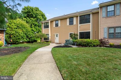 820 Kings Croft, Townhouse with 2 bedrooms, 2 bathrooms and null parking in CHERRY HILL NJ | Image 2