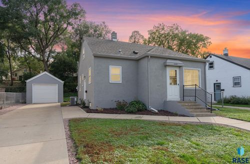 1305 W Sioux St Street, Sioux Falls, SD, 57104 | Card Image