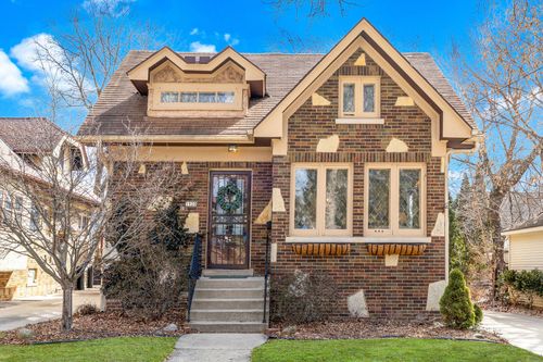 1920 N 86th St, Wauwatosa, WI, 53226-2739 | Card Image