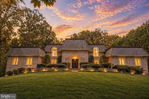 8800 Clewerwall Dr, BETHESDA, MD, 20817-6902 | Card Image