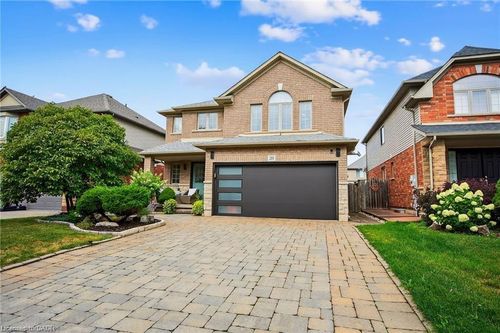 39 Wilbur Dr, Binbrook, ON, L0R1C0 | Card Image