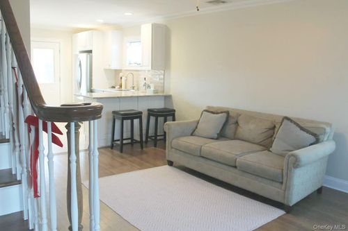 357 Gloria Pl, Franklin Square, NY, 11010-3930 | Card Image