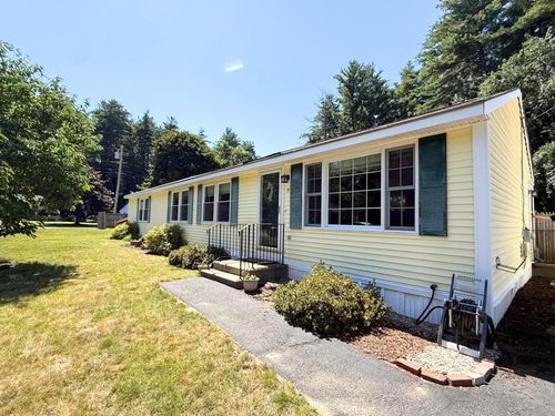 5 Santa Fe Road, Nashua, NH, 03062 | Card Image