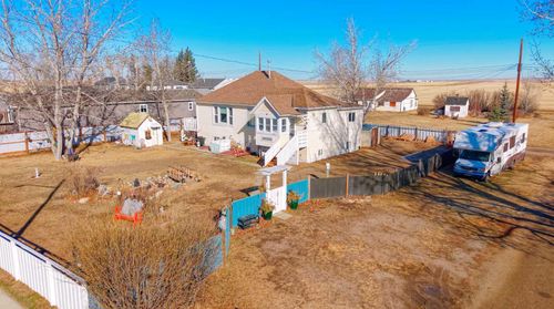 129 5 Ave N, Champion, AB, T0L0R0 | Card Image