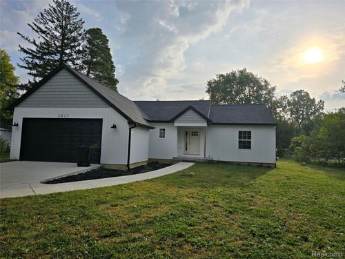2417 Eugene St, Burton, MI, 48519-1355 | Card Image