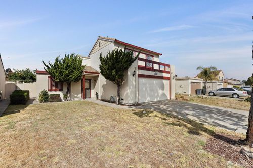 752 Alvarado Dr, Salinas, CA, 93907-1902 | Card Image