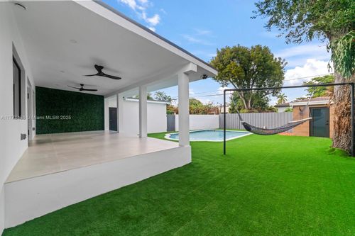 31 Carlisle Dr, Miami Springs, FL, 33166-5037 | Card Image