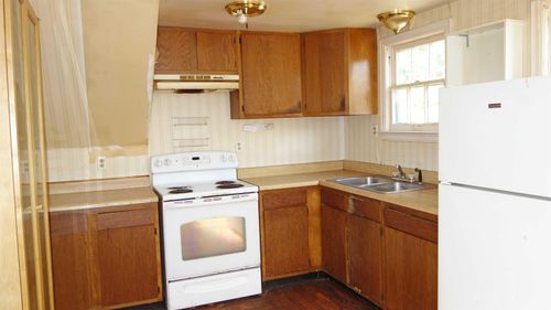 128 Pearl St, Chesaning, MI, 48616-1299 | Card Image