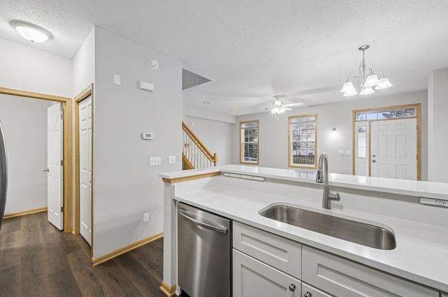 7539 12 Th St N, Townhouse with 3 bedrooms, 3 bathrooms and null parking in Oakdale MN | Image 11