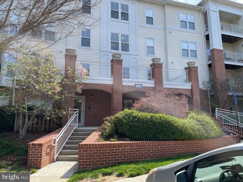 unit-106-2931 Deer Hollow Way, FAIRFAX, VA, 22031-6040 | Card Image