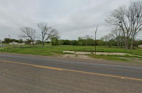 700 N May St, Madisonville, TX, 77864-3304 | Card Image