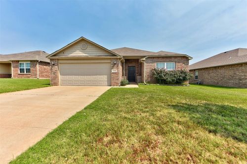 2029 Oak Valley Way, Mustang, OK, 73064-4708 | Card Image