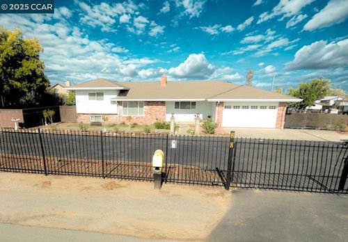 250 W Cypress Rd, Oakley, CA, 94561-3203 | Card Image