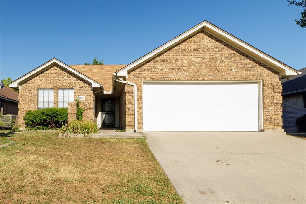 Colonial Park Dr, Haltom City, TX 76117
