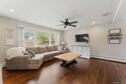 1699 Hanover St, Yorktown Heights, NY, 10598-4731 | Card Image