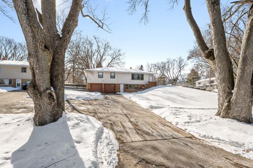 1700 County Road C E, Maplewood, MN, 55109 | Card Image