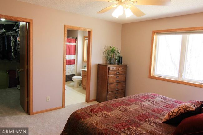 Ensuite is a full bath | Image 19